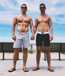 Guys in flip flops 5cbdd6e564de5.jpg