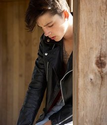 Beauties in Leatherwear 5cbdd985d10f7.jpg