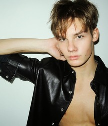 Beauties in Leatherwear 5cbdd989e0367.jpg