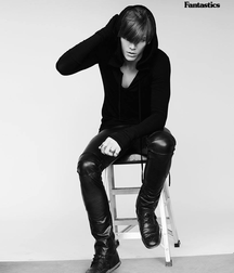 Beauties in Leatherwear 5cbdd9d103502.png