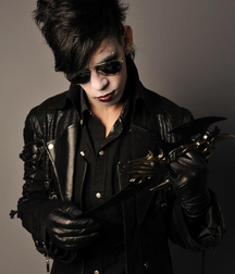 Beauties in Leatherwear 5cbdd9def38d5.png