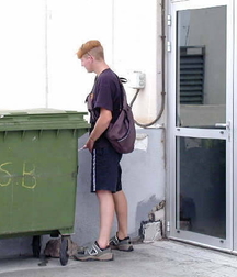 Just peeing 5cbe2df3d4cee.jpg