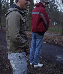 Just peeing 5cbe2dfca10dd.jpg