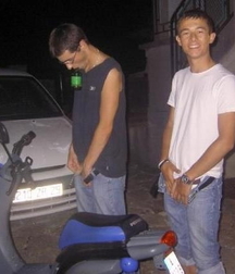 Just peeing 5cbe2e045f42b.jpg