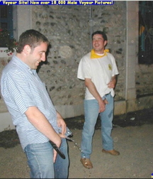 Just peeing 5cbe2e06ea472.jpg
