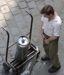 Just peeing 5cbe2e0fa47db.jpg