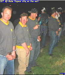 Just peeing 5cbe2e2bd2440.jpg