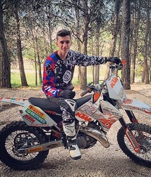 Moto buddies 5cbe499face41.jpg