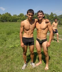 Big bulges 5cc0a7c1c2291.jpg