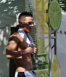 Big bulges 5cc0a7f208022.jpg