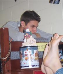 Worship hot feet 5cc0b13a7c079.jpg