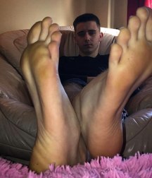 Under boys smelly feet 5cc1c7bcf0095.jpg