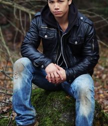 Leather jacket 3 5cc2d08c9e4cb.jpg