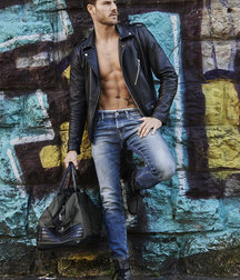 Leather jacket 3 5cc2d0dd55b72.jpg