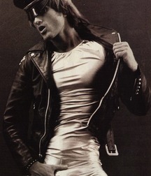 What a hunk 5cc4a01de7585.jpg