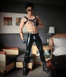 Twinks in Leather 5cc6261a9a2e0.jpg