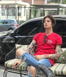 Teens and boots 5cc74d148444d.jpg