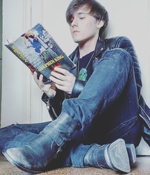 Teens and boots 5cc74df284b4d.jpg