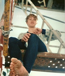 Guys dirty feet 5cc77e1dd4515.jpg