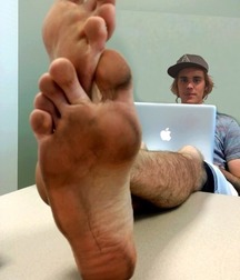 Guys dirty feet 5cc77e4a3046b.jpg