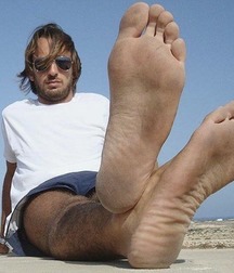 Guys dirty feet 5cc77e68d45e5.jpg