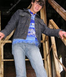 Larry 5cc85609a2e1a.jpg