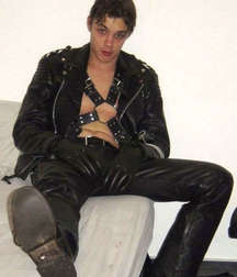Boot boys  5cc876230e686.jpg