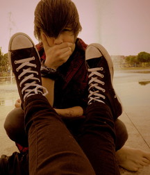 Guys in converse 5cc895e124eee.jpg