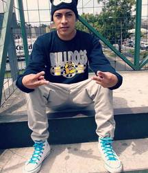 Guys in converse 5cc895e57e97f.jpg
