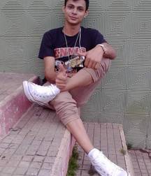 Guys in converse 5cc895e81440a.jpg