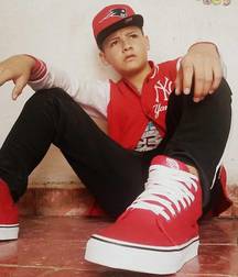 Guys in converse 5cc895eea6b95.jpg
