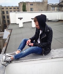 Guys in converse 5cc89602c063c.jpg
