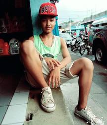 Guys in converse 5cc8962926c7c.jpg