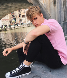 Guys in converse 5cc8963a98c1c.png