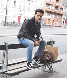 Guys in converse 5cc896667d090.jpg