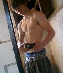 Shirtless Twinks 5cca4ae38531f.jpg