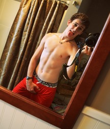 Shirtless Twinks 5cca4b03a5fd1.jpg