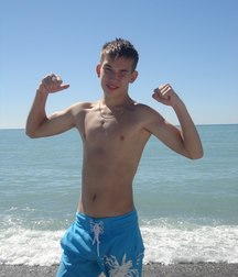 Shirtless Twinks 5cca4b079a33a.jpg