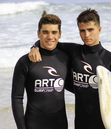 Beach and surfer boys 5ccb55748e321.jpg