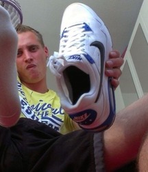 Sneakers socks and feet 5ccda61c4a801.jpg