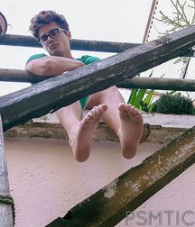 Barefoot twinks 5 5ccdce04f37f1.jpg