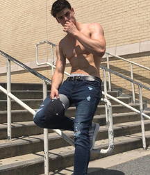 Hotties in jeans 2 5cceeb0b86918.jpg