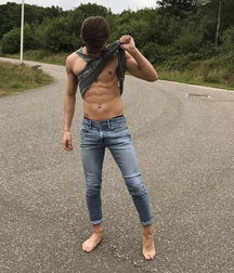 Skinny jeans boys 5cceebbda046d.png