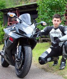 Motorsport dudes 5ccf33b2198f5.jpg