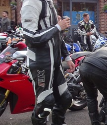 Motorsport dudes 5ccf33b59eb25.jpg