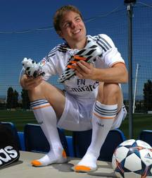 Sweaty socks 5cd069bdb9ddf.jpg