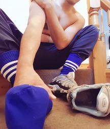 Sweaty socks 5cd069cabb0ee.jpg