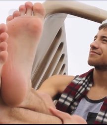 Boy feet 39 5cd2f4a48c99b.jpg