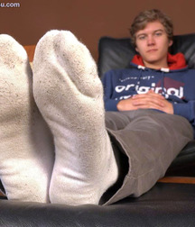 Twinks smelly feet 5cd2f98abcf12.jpg