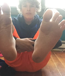 Twinks smelly feet 5cd2f99d557a5.png
